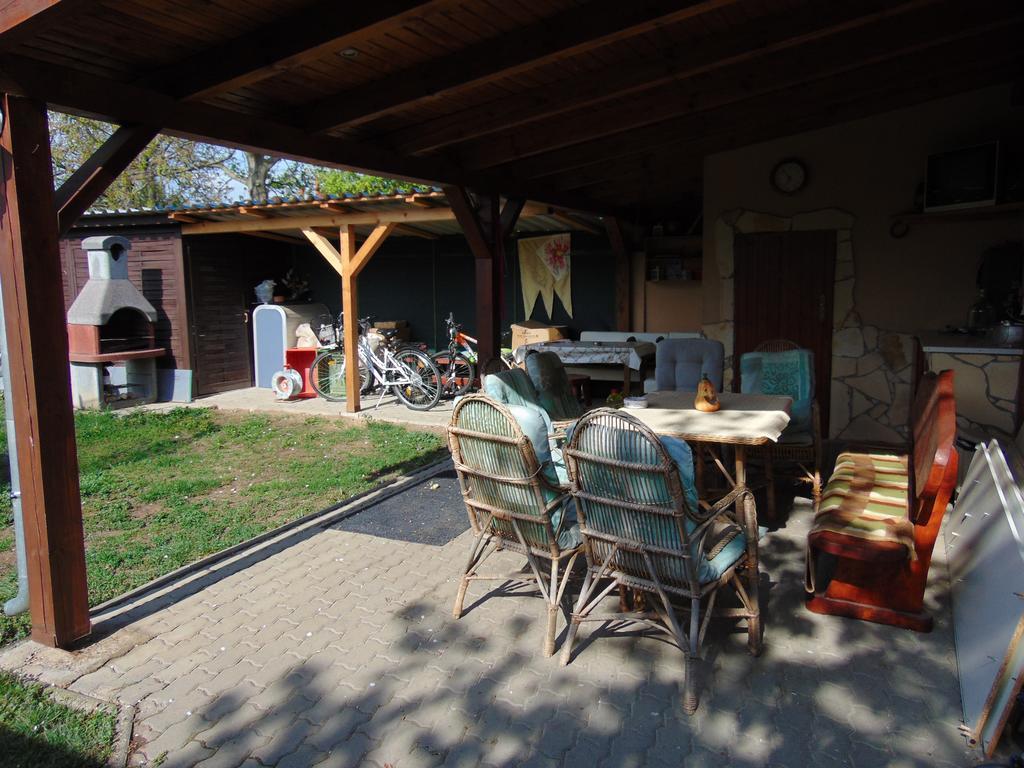 Kata Vendeghaz Hotel Buk Exterior photo